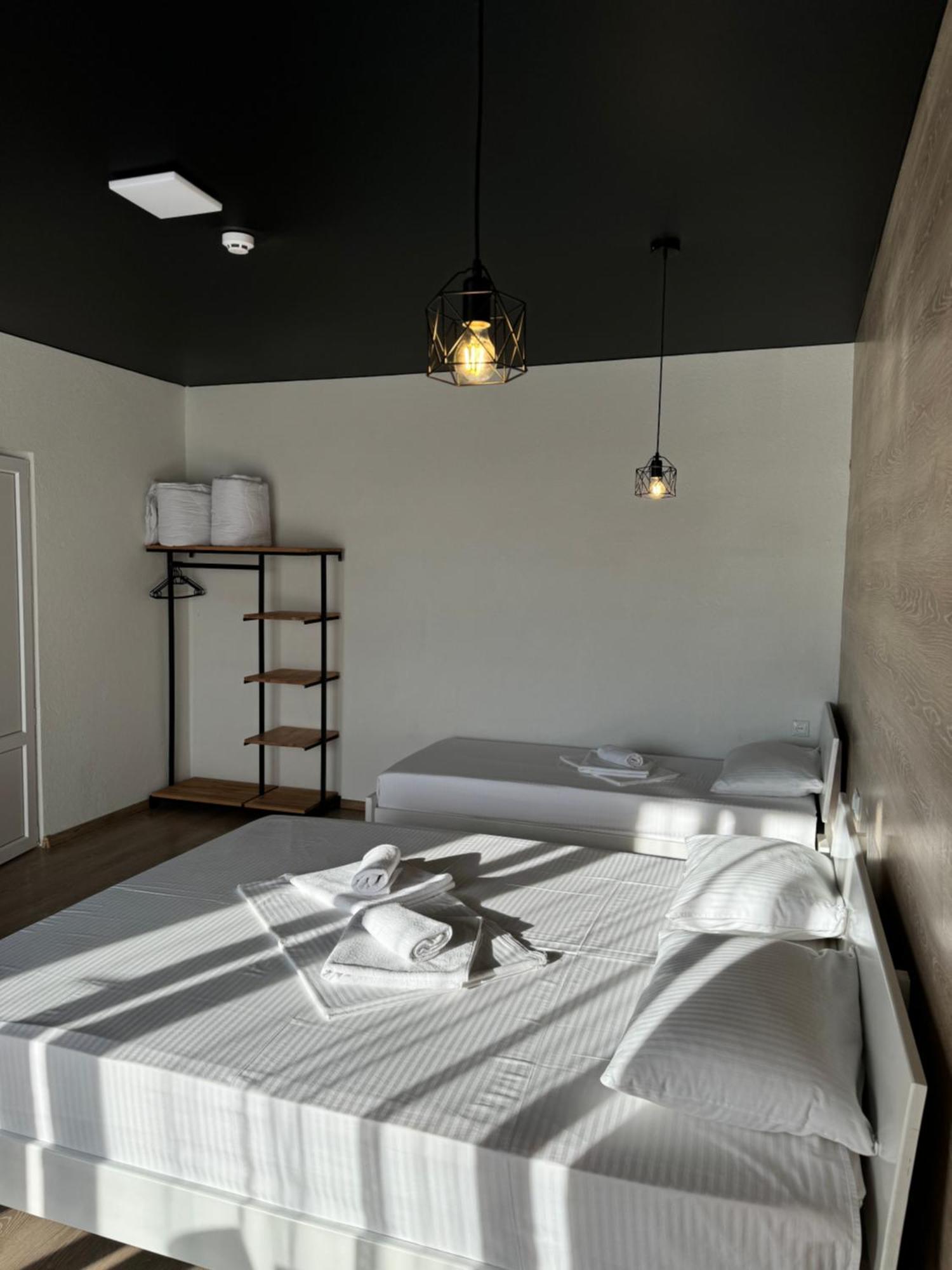 Modern House Hotel Solotvyno Bagian luar foto