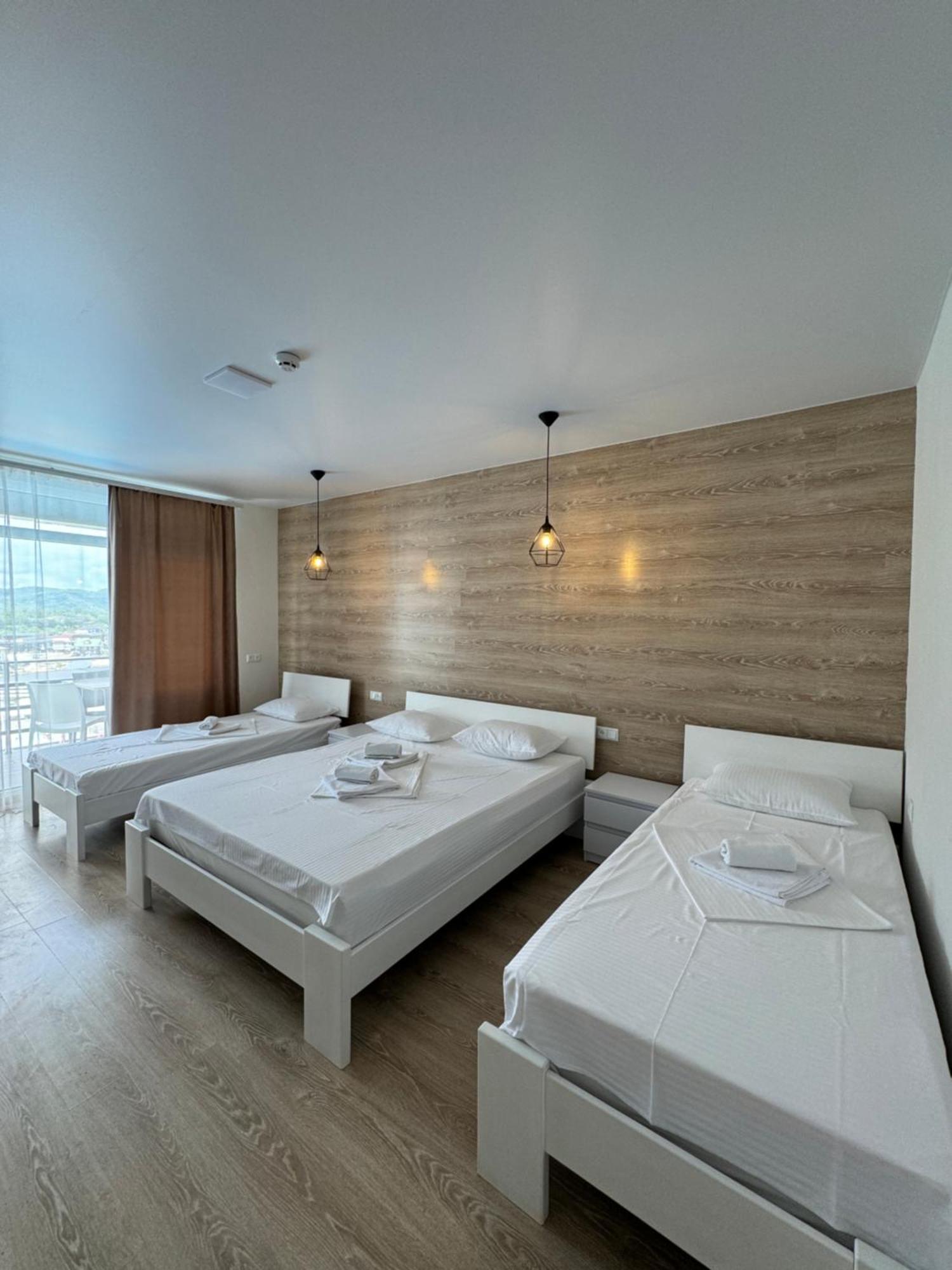 Modern House Hotel Solotvyno Bagian luar foto