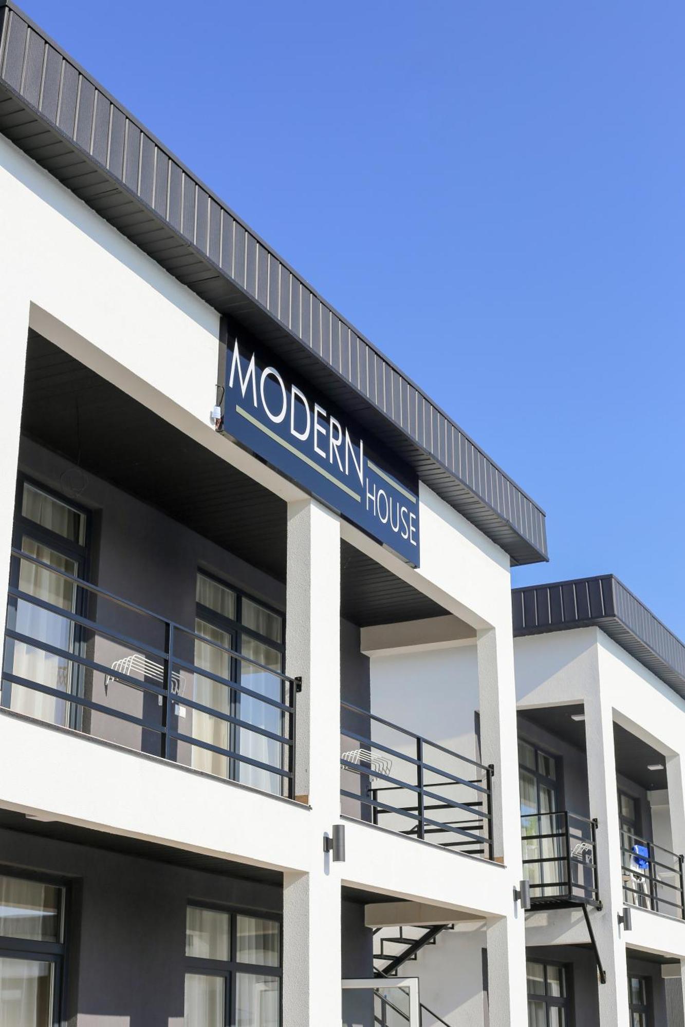 Modern House Hotel Solotvyno Bagian luar foto